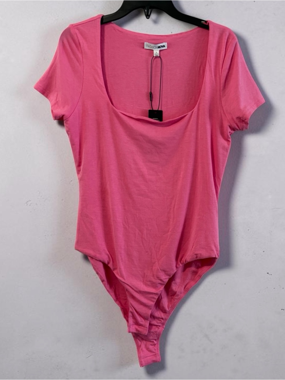 Fashion Nova Hot Pink Scoop Neck Short Sleeve Bodysuit - Picture 2 of 6